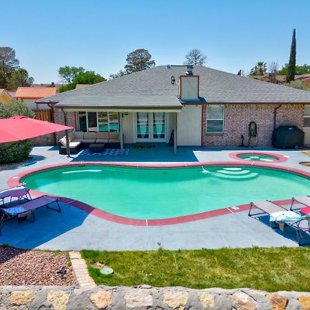 Home With Mountain View/Pool/Tub エル・パソ エクステリア 写真