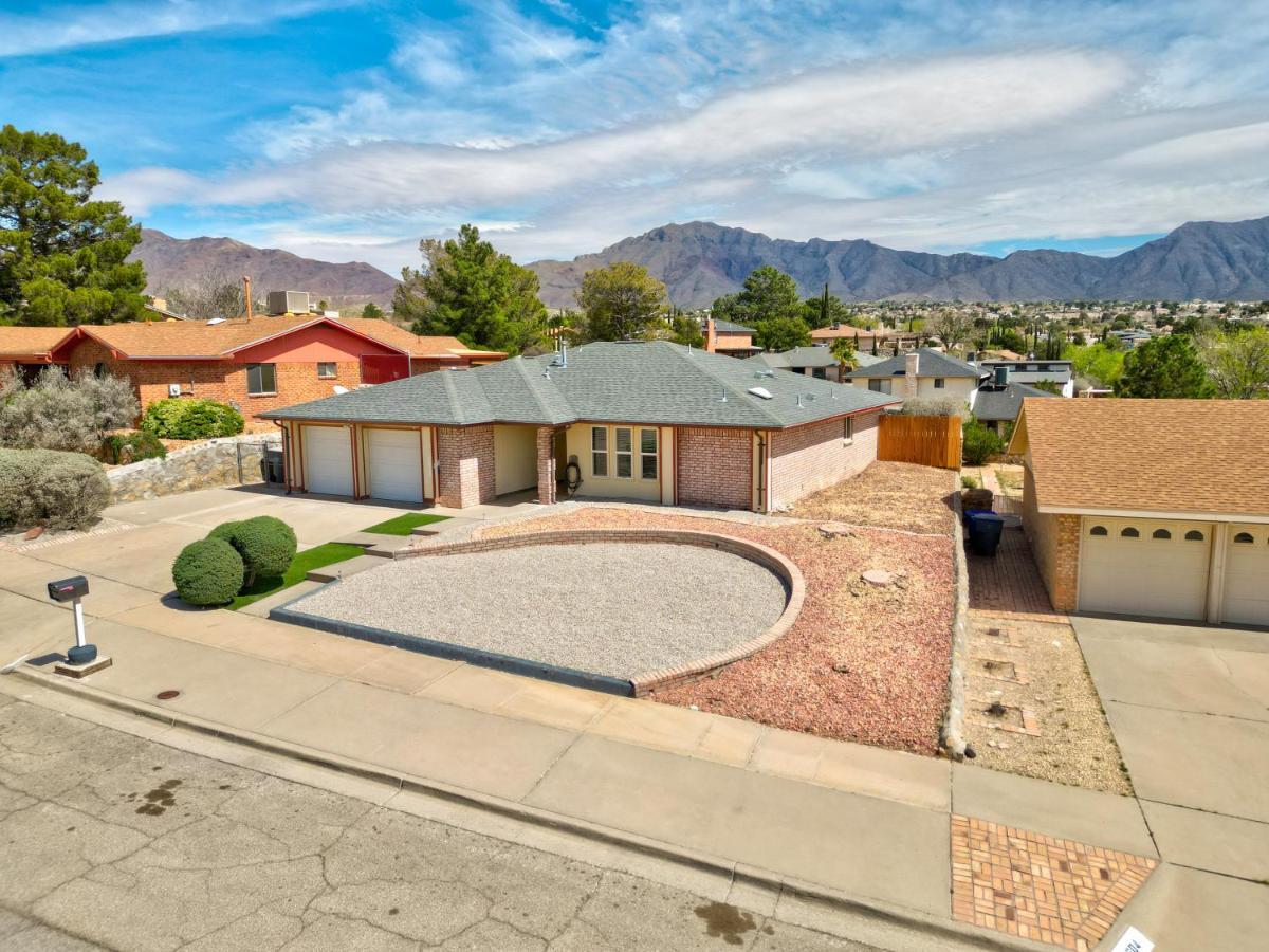 Home With Mountain View/Pool/Tub エル・パソ エクステリア 写真