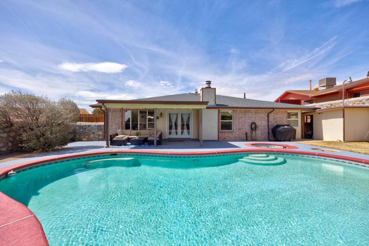 Home With Mountain View/Pool/Tub エル・パソ エクステリア 写真