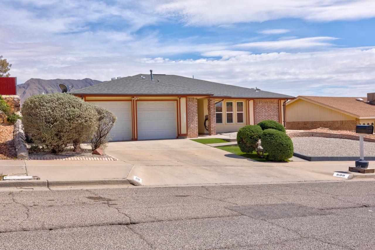 Home With Mountain View/Pool/Tub エル・パソ エクステリア 写真