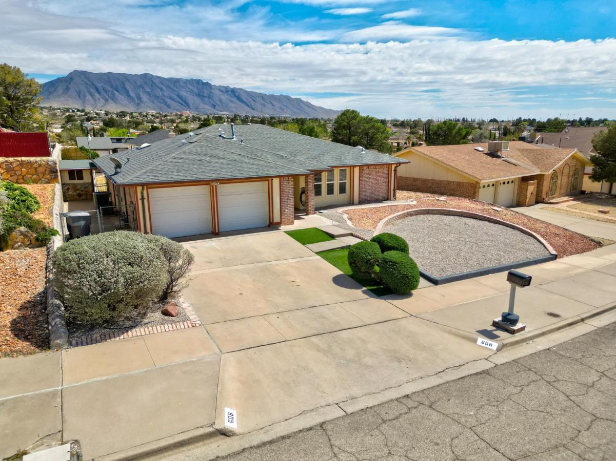 Home With Mountain View/Pool/Tub エル・パソ エクステリア 写真