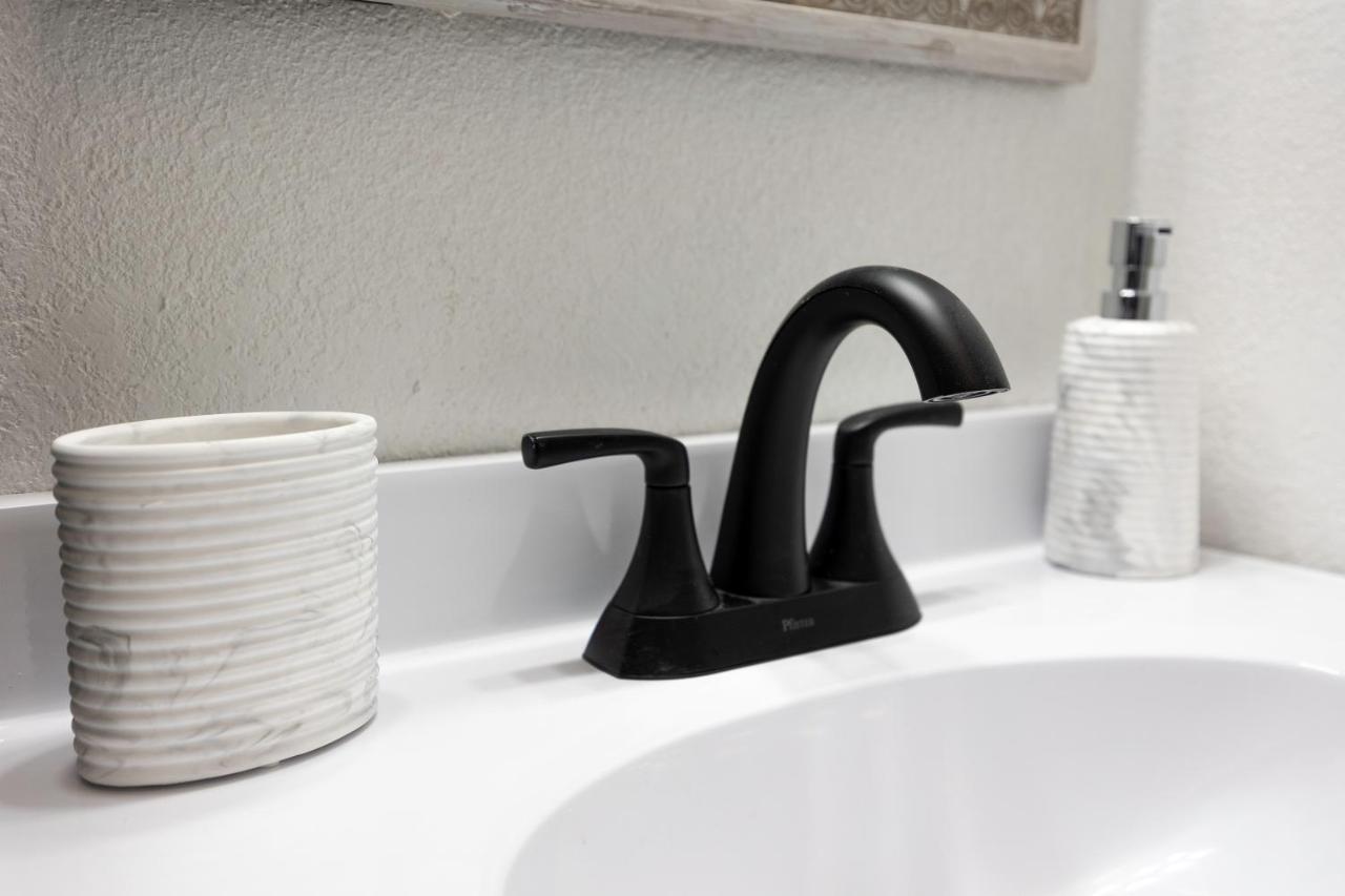 Home With Mountain View/Pool/Tub エル・パソ エクステリア 写真