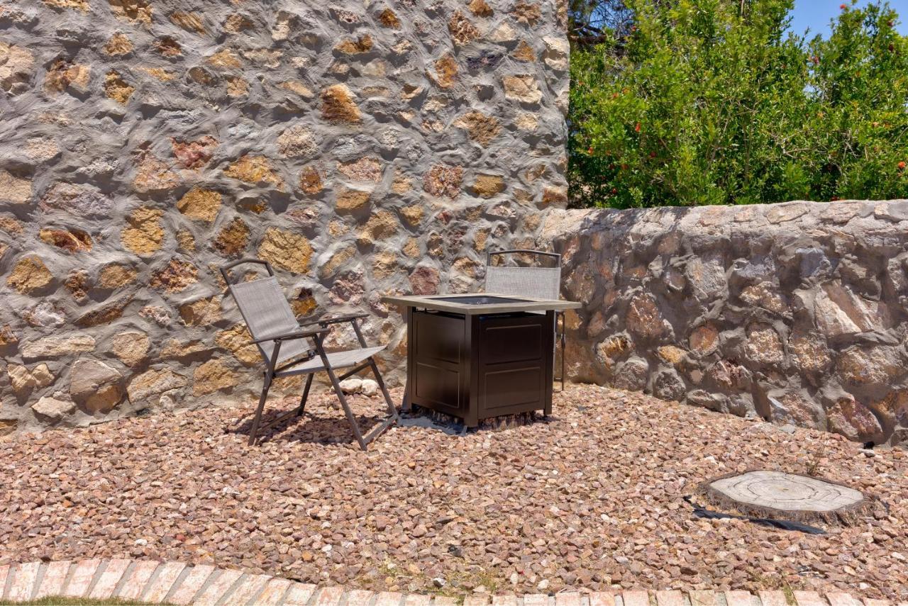 Home With Mountain View/Pool/Tub エル・パソ エクステリア 写真