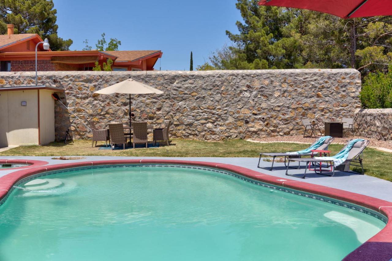 Home With Mountain View/Pool/Tub エル・パソ エクステリア 写真